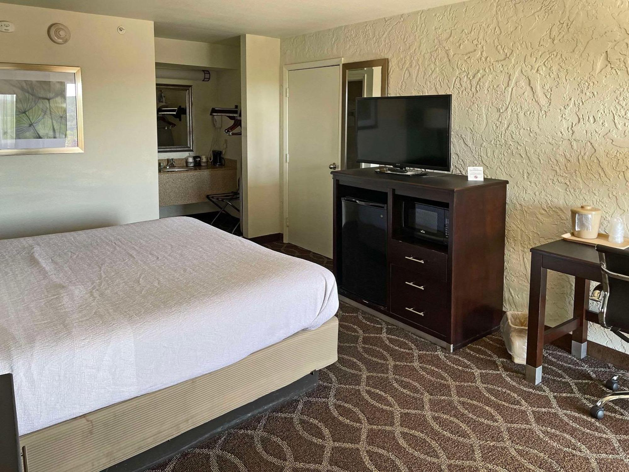 Quality Inn Clinton North Dış mekan fotoğraf