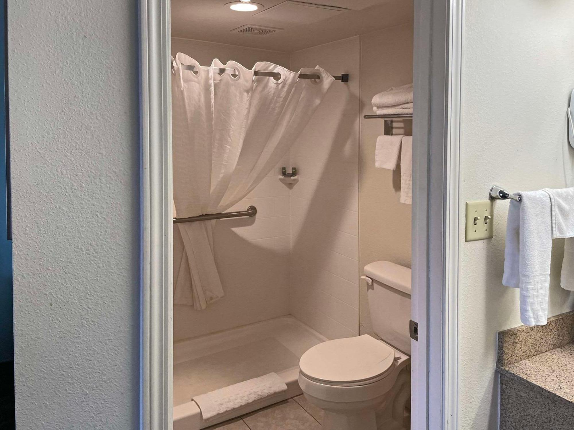 Quality Inn Clinton North Dış mekan fotoğraf