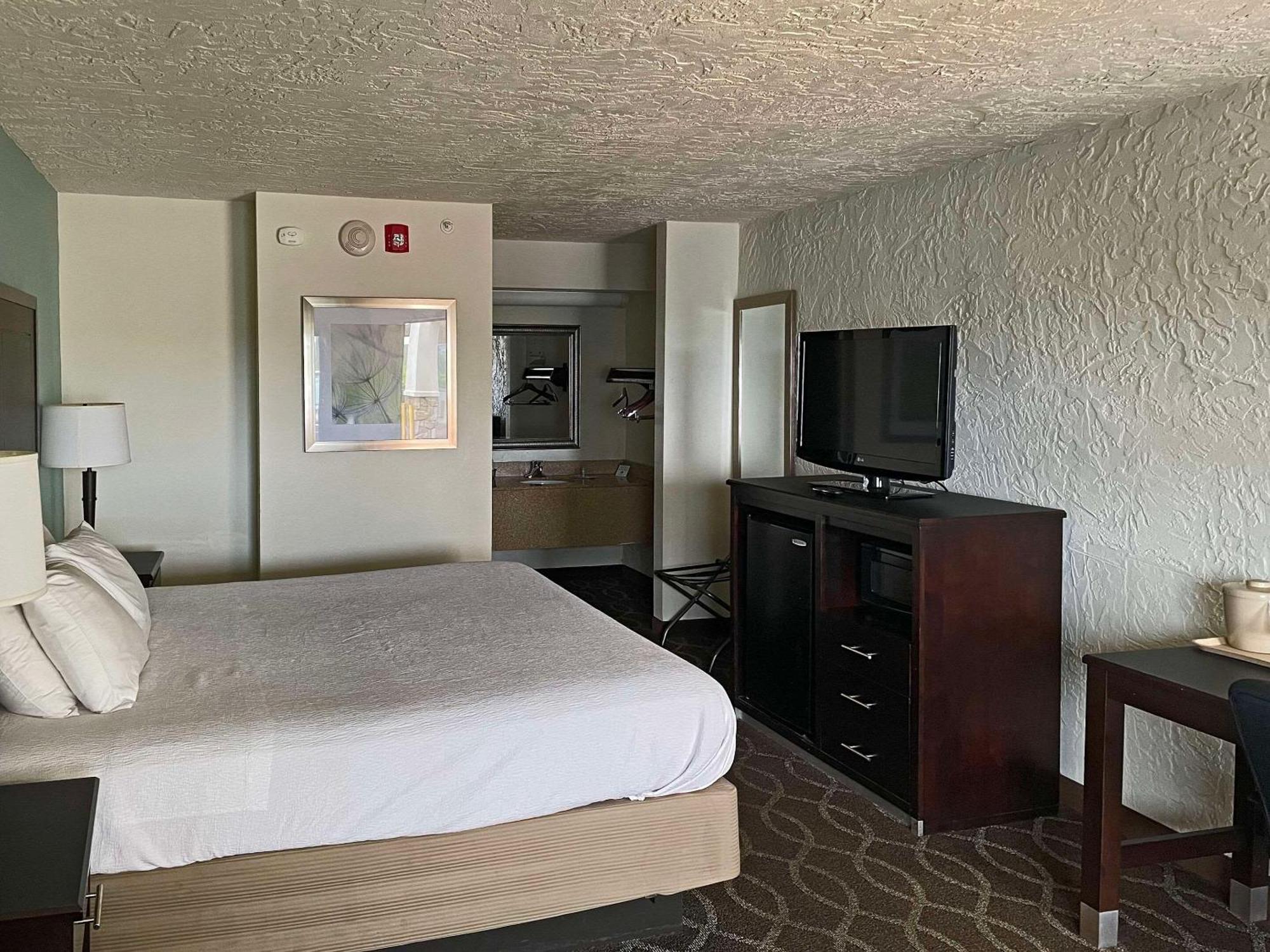 Quality Inn Clinton North Dış mekan fotoğraf